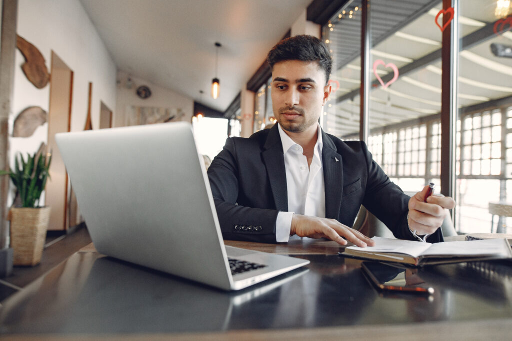 How to Choose the Best executive pg for working professionals?
